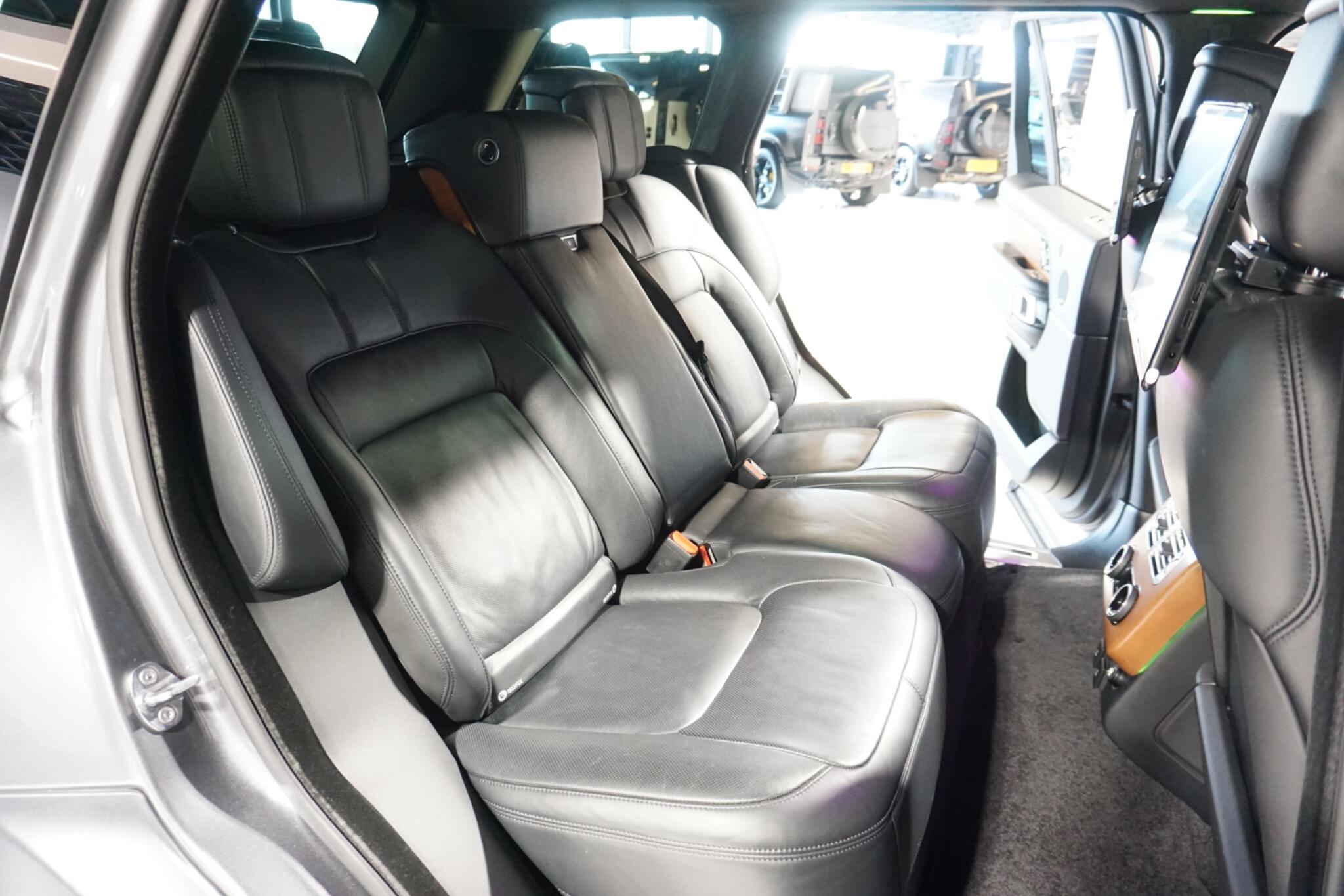 Land Rover Range Rover 3.0 SD V6 Autobiography SUV 5dr Diesel Auto 4WD Euro 6 (s/s) (275 ps)